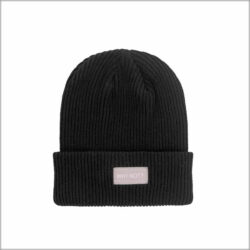 Gorro de lana con etiqueta